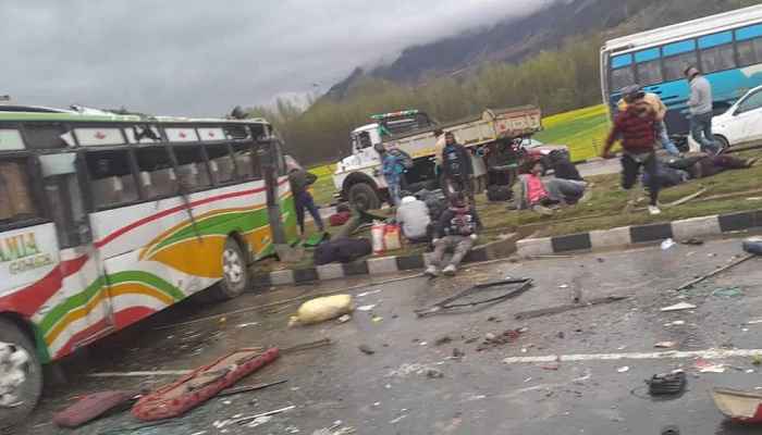 pulwama-awantipora-road-accident